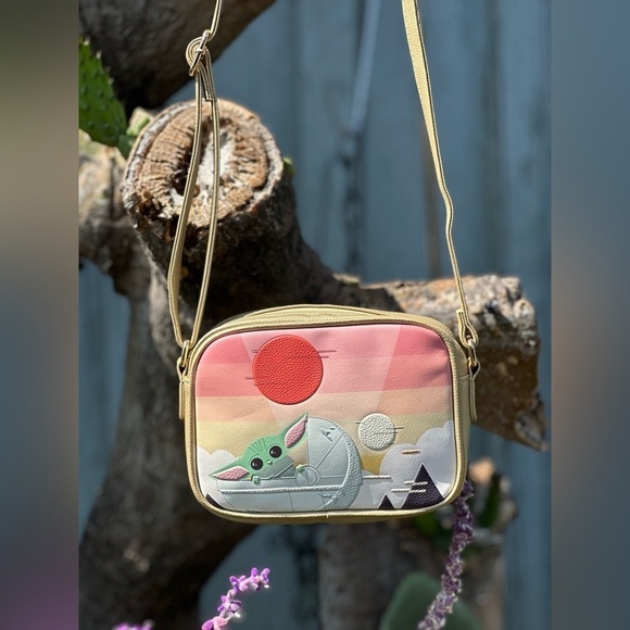 Danielle Nicole Handbags - DANI x Star Wars — The Mandalorian Baby Yoda Grogu Crossbody Bag